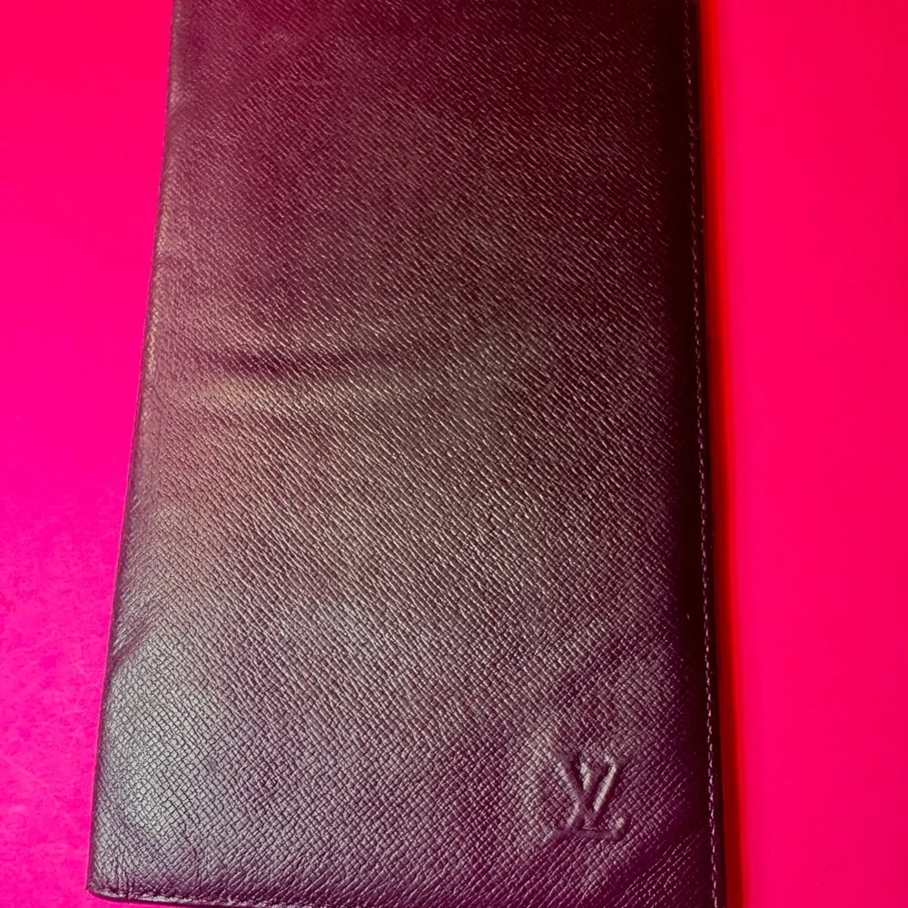 Louis Vuitton Epi Taiga Bundel green bifold wallet and key holder - Picture 10 of 15